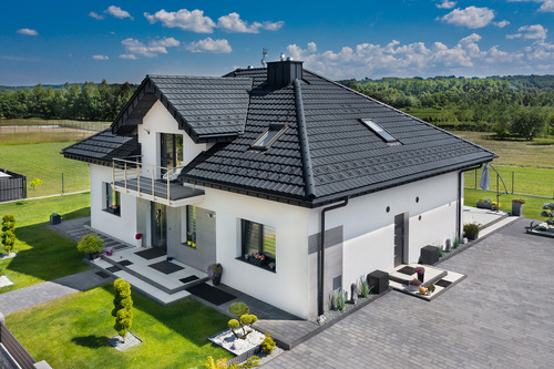 Wybór dachówki pierwszym krokiem do projektu domu